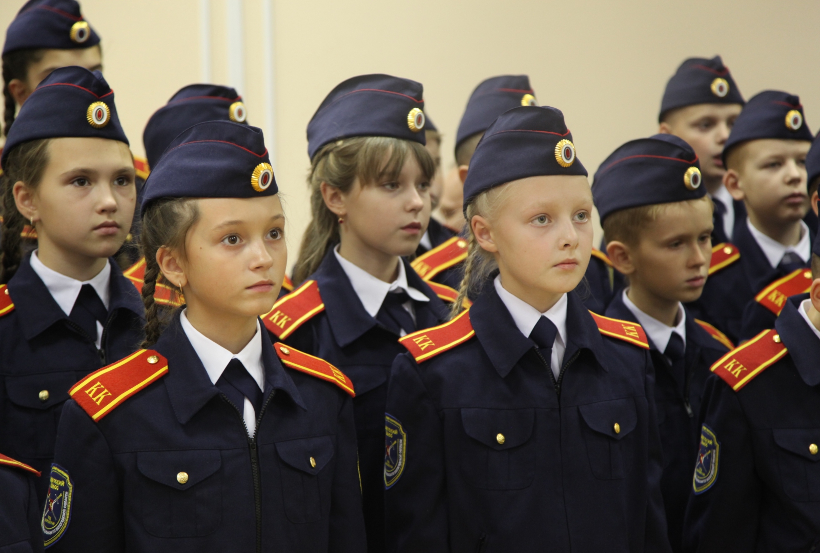 Кадетские классы для девочек в москве. Форма кадетов. Форма кадетов для девочек. Кадетский класс форма. Кадетский класс форма девочек.